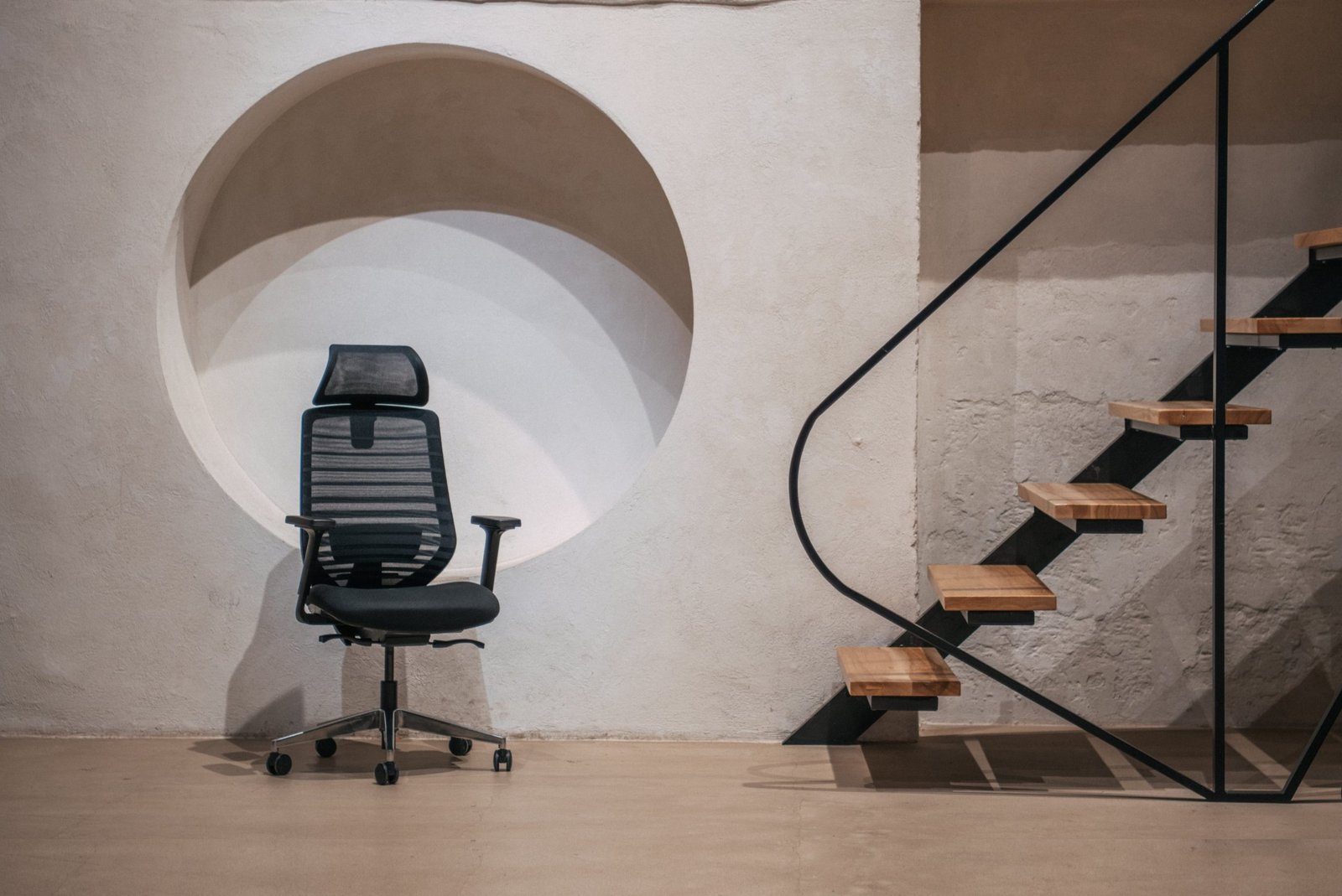 ergonomines-biuro-kedes-smaragd-interjere